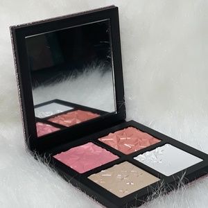 MAC Holiday 2019 Star-Dipped Face Compact